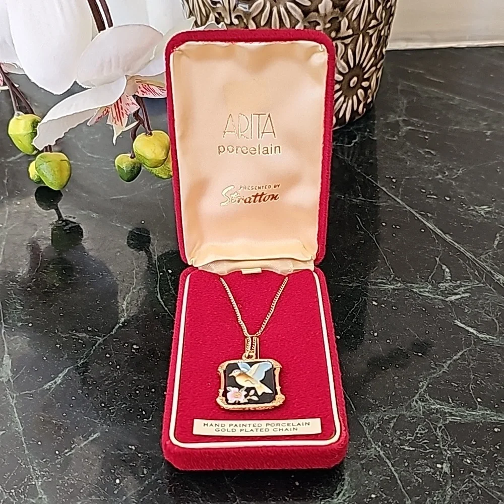 Vintage Stratton Arita Hand Painted Porcelain Gold Plated Chain Necklace - Picture 1 of 10